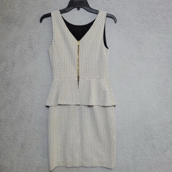 BANANA REPUBLIC | Black & White PePlum Sleeveless Black & White Dress | Size 4P - Picture 2 of 5